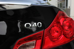 2015 Infiniti Q40 badge