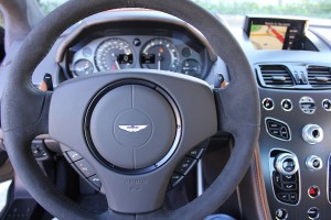2016-aston-martin-db9-gt-steering-wheel-close-1500x1000