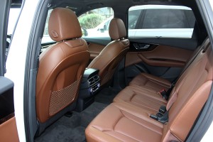 2017-audi-q7-back-interior-1500x1000