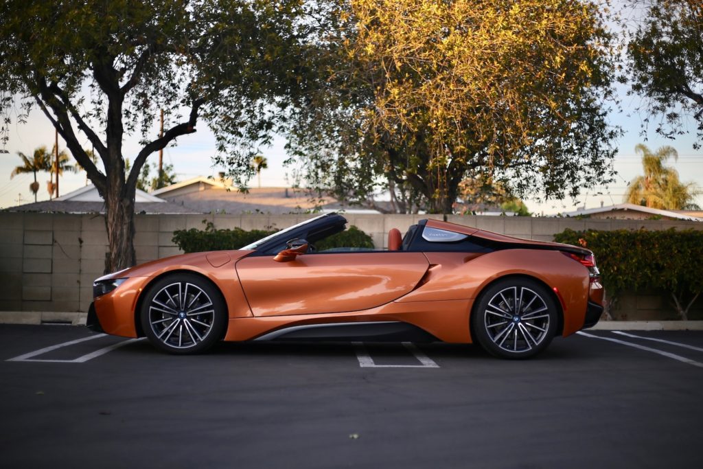 i8 roadster top down side